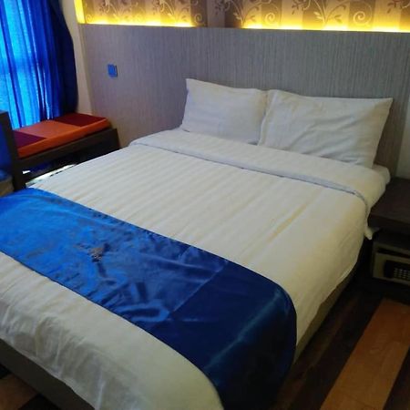 4Orty Inn Bintulu Extérieur photo