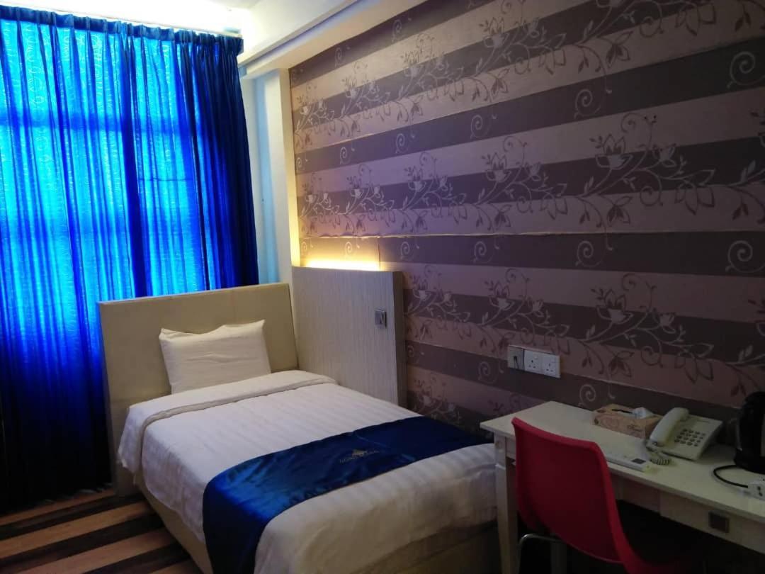 4Orty Inn Bintulu Extérieur photo