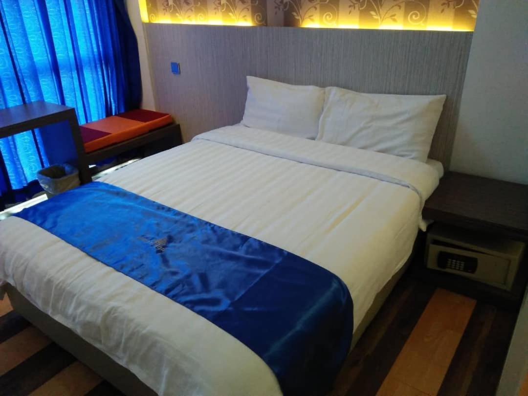 4Orty Inn Bintulu Extérieur photo
