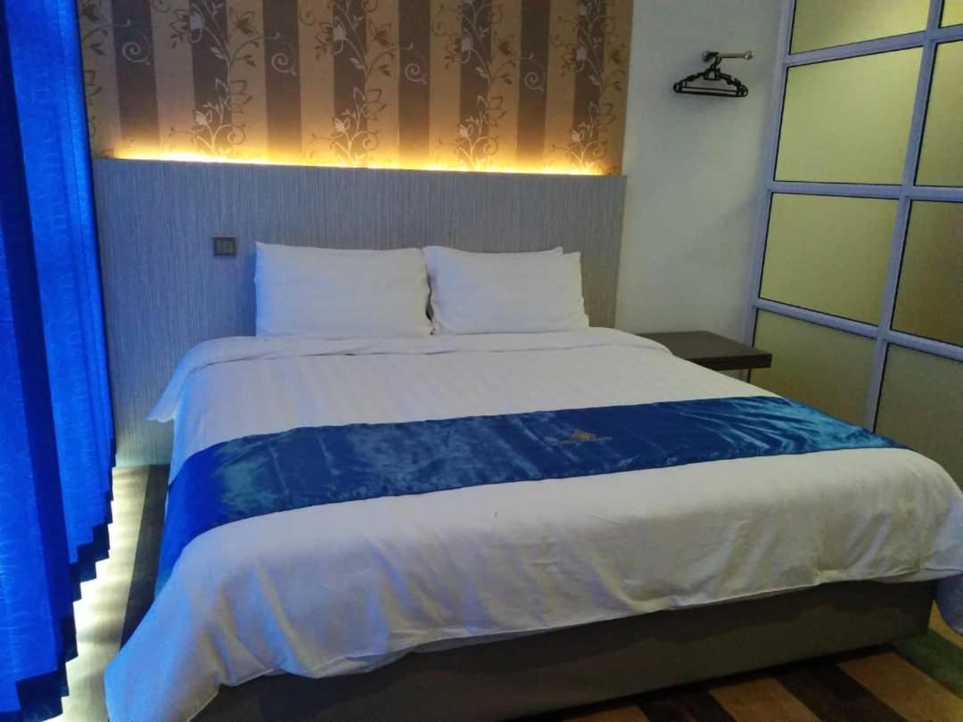 4Orty Inn Bintulu Extérieur photo