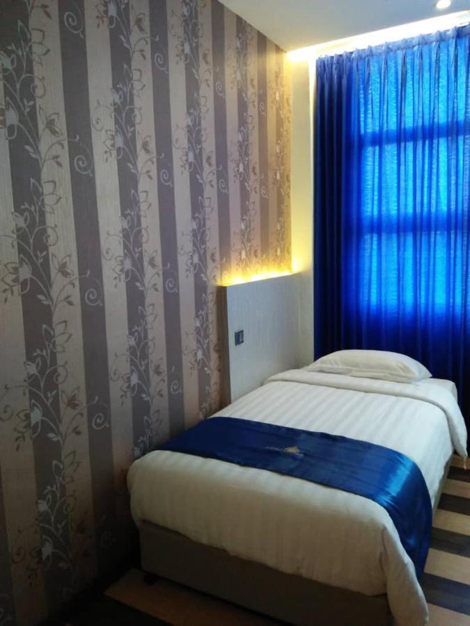 4Orty Inn Bintulu Extérieur photo