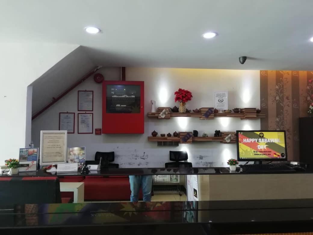 4Orty Inn Bintulu Extérieur photo
